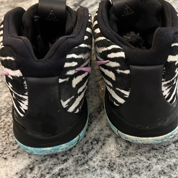 NIKE KYRIE 4 ALL STAR BASKETBALL SNEAKERS SZ 7Y - Picture 6 of 10